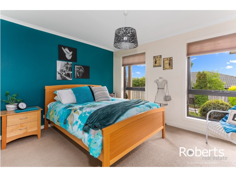 2/10 Henry Grove, Legana TAS 7277