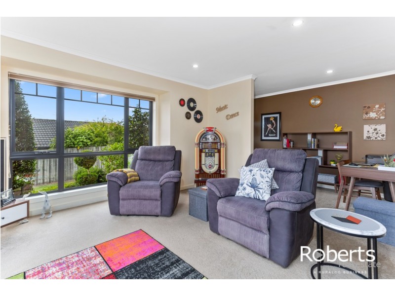 2/10 Henry Grove, Legana TAS 7277