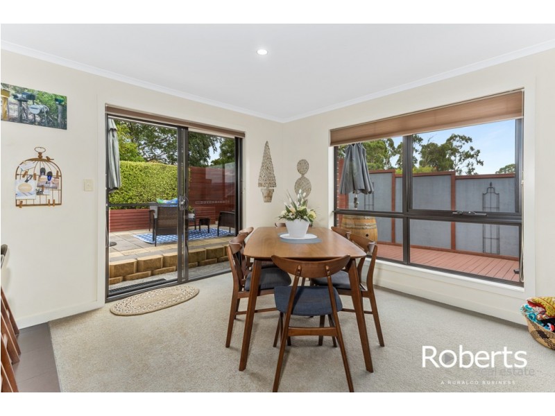 2/10 Henry Grove, Legana TAS 7277