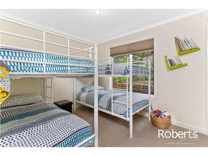 2/10 Henry Grove, Legana TAS 7277