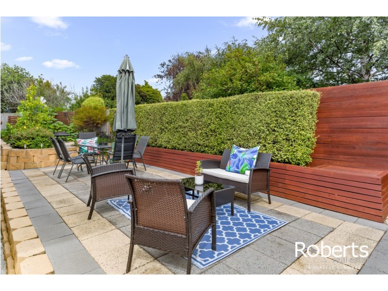 2/10 Henry Grove, Legana TAS 7277