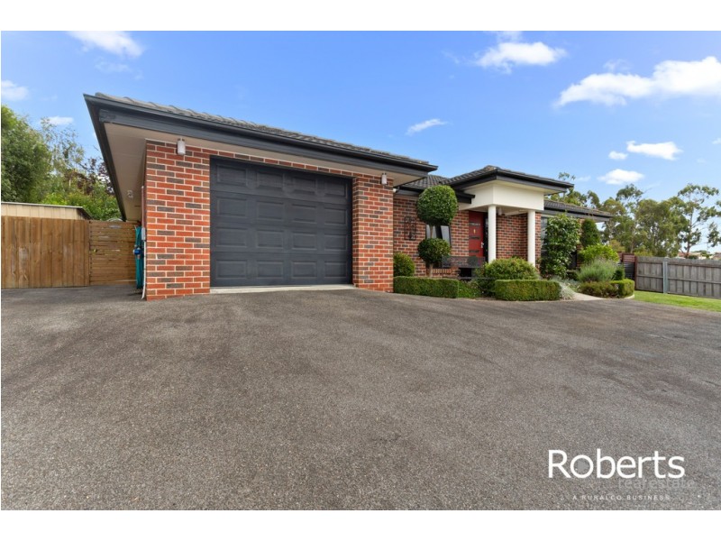 2/10 Henry Grove, Legana TAS 7277