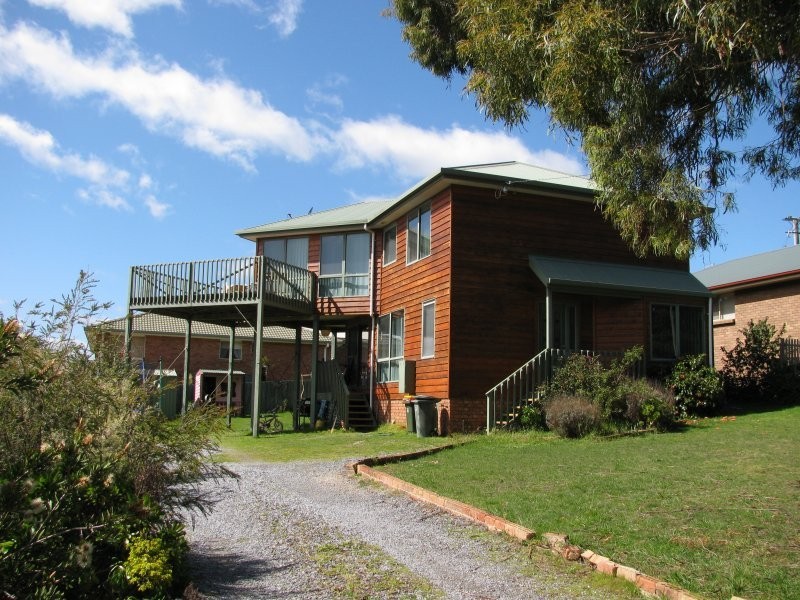 84 Oxford Street, Beauty Point TAS 7270