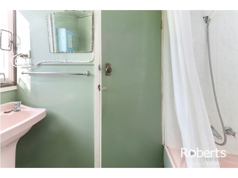 158 Charles Street, Beauty Point TAS 7270