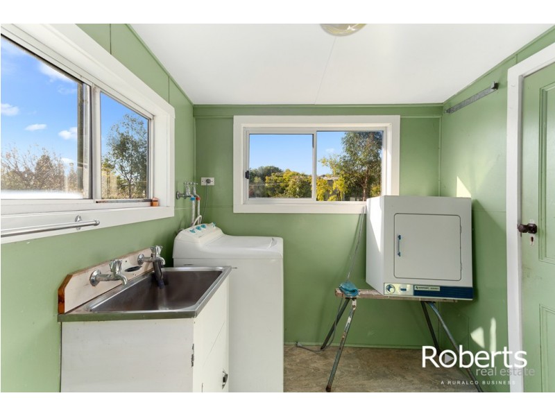 158 Charles Street, Beauty Point TAS 7270