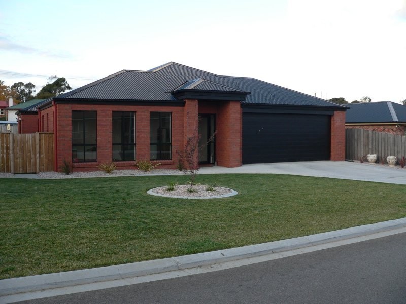 5 Pocket Place, Newnham TAS 7248