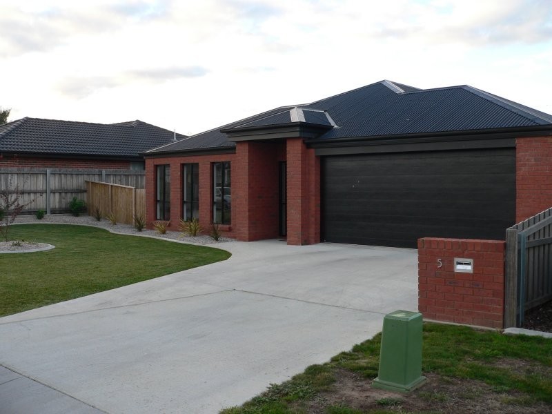 5 Pocket Place, Newnham TAS 7248