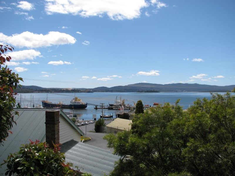 111 Flinders Street, Beauty Point TAS 7270