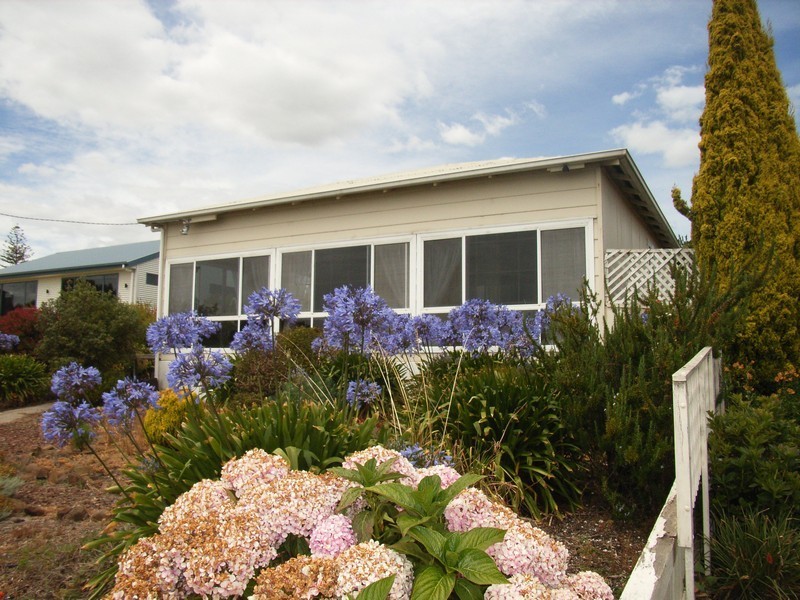 215 Flinders Street, Beauty Point TAS 7270