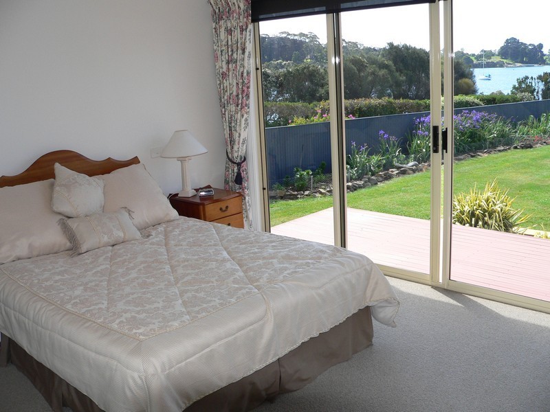 77 Sunset Boulevard, Clarence Point TAS 7270