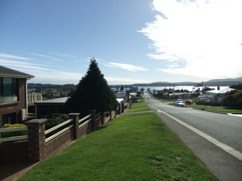 2 Ernest Street, Beauty Point TAS 7270