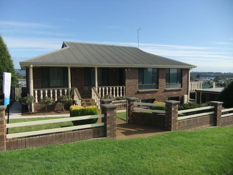 2 Ernest Street, Beauty Point TAS 7270