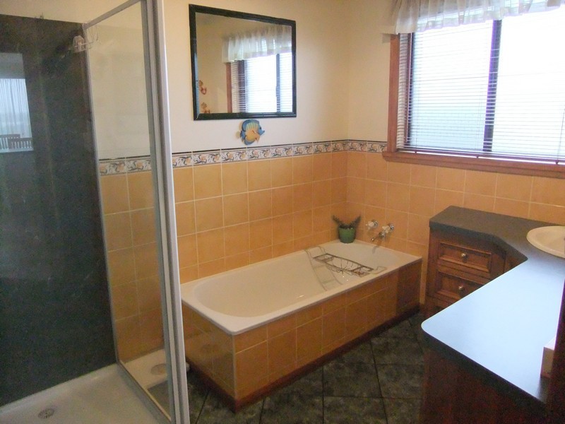 2 Ernest Street, Beauty Point TAS 7270