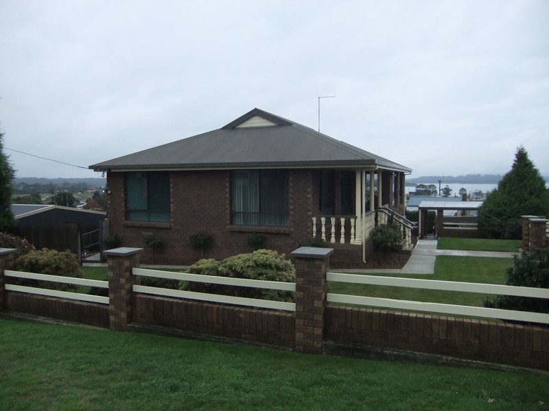 2 Ernest Street, Beauty Point TAS 7270