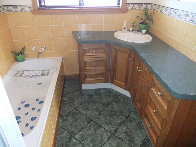 2 Ernest Street, Beauty Point TAS 7270