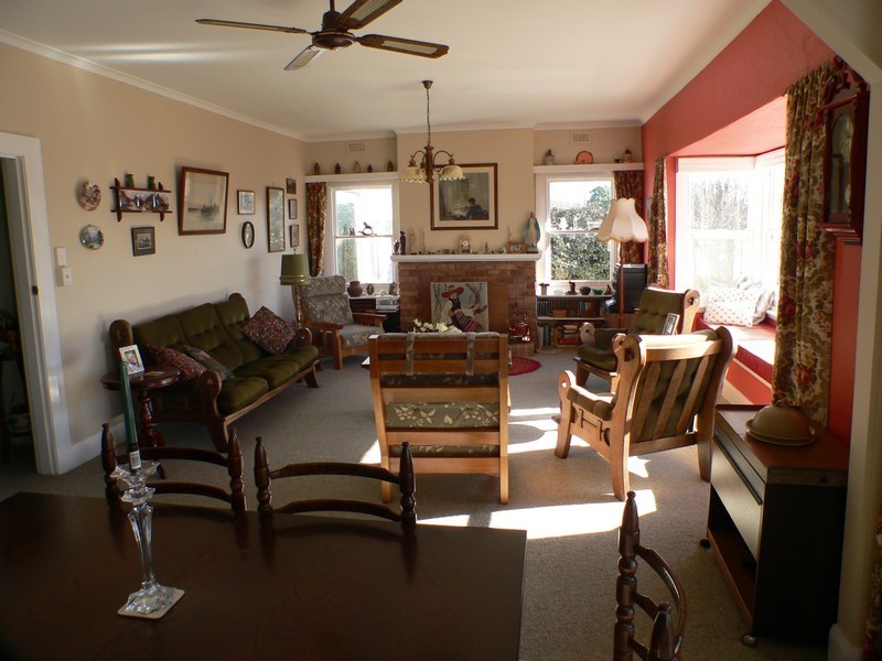 24 Main Road, Exeter TAS 7275