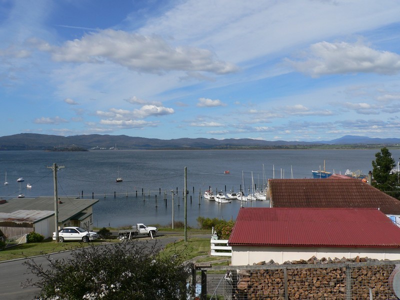 1 Crozier St, Beauty Point TAS 7270