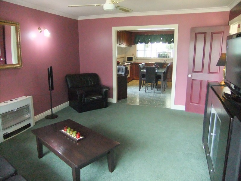 7 Snow  St, Newnham TAS 7248