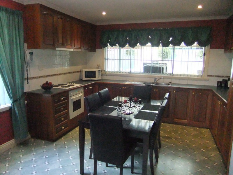 7 Snow  St, Newnham TAS 7248