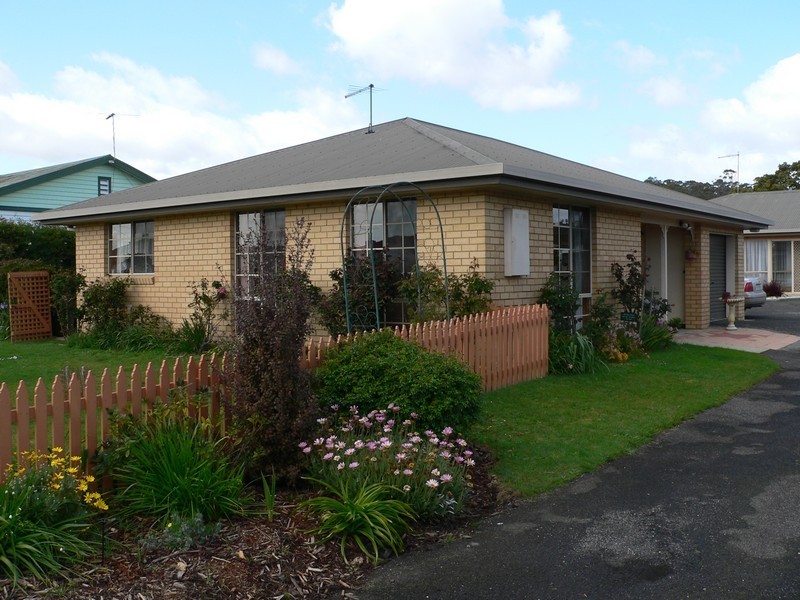 Unit 1, 21  Scott Street, Beauty Point TAS 7270