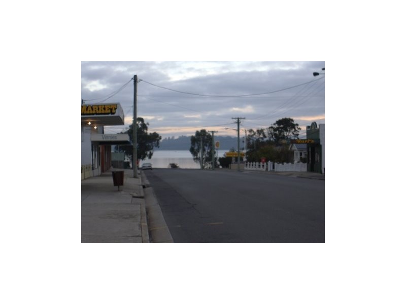 Unit 2,21  Scott Street, Beauty Point TAS 7270