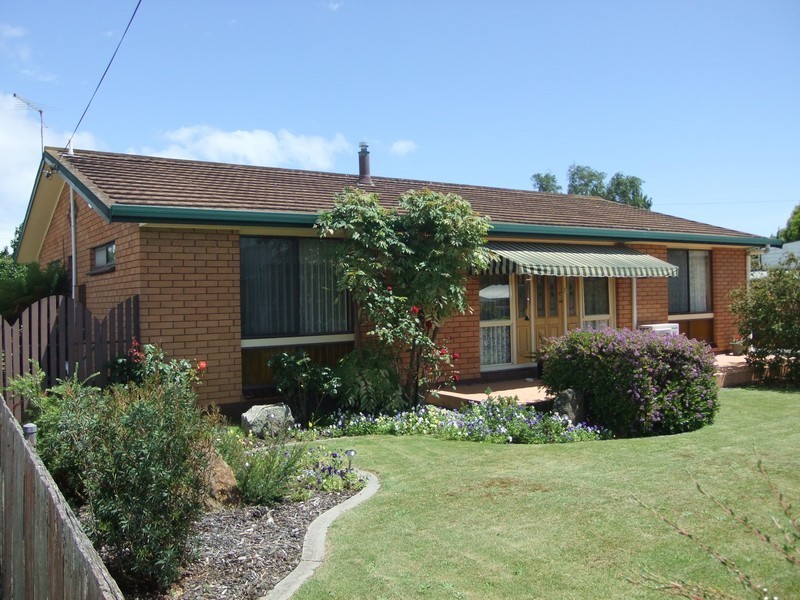 5 Kitchener Avenue, Beauty Point TAS 7270