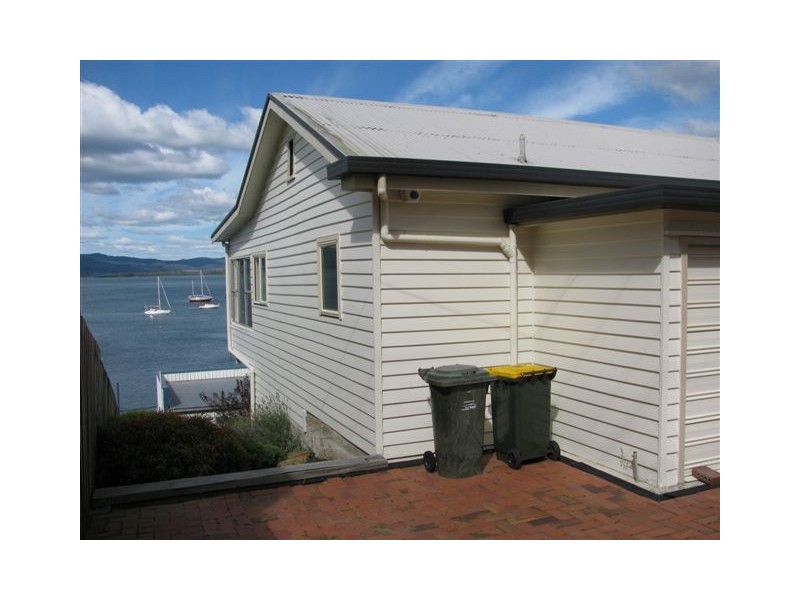 102 Flinders Street, Beauty Point TAS 7270
