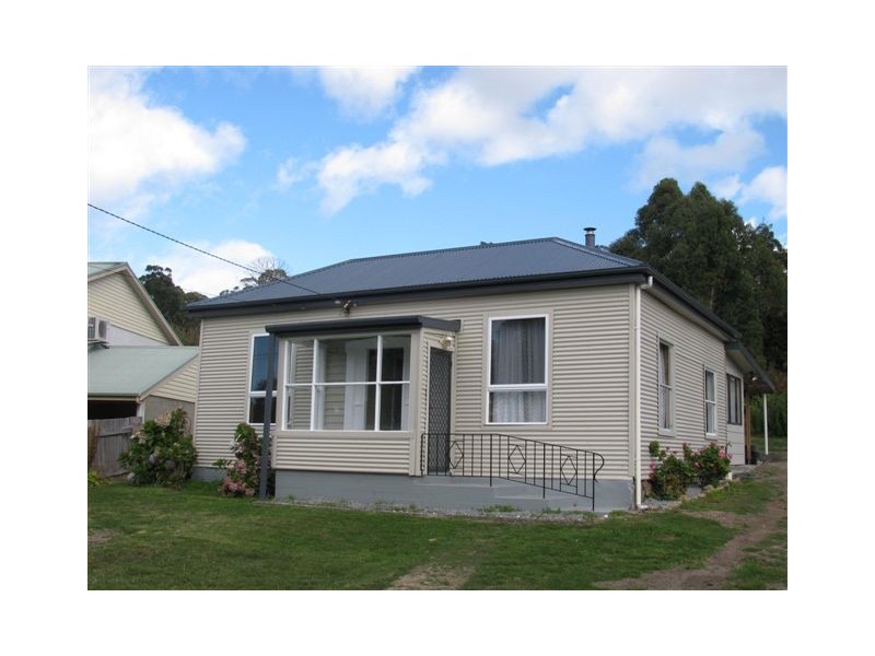 11 Flinders Street, Beauty Point TAS 7270
