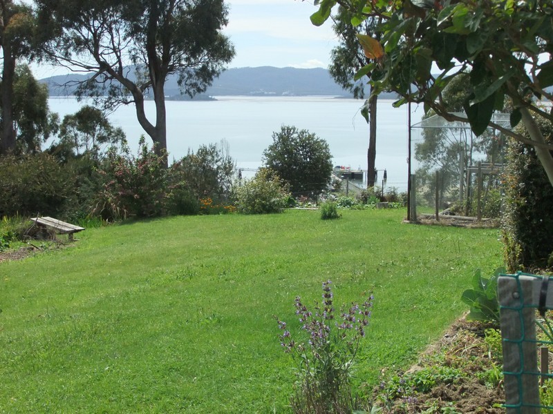 96 Oxford Street, Beauty Point TAS 7270