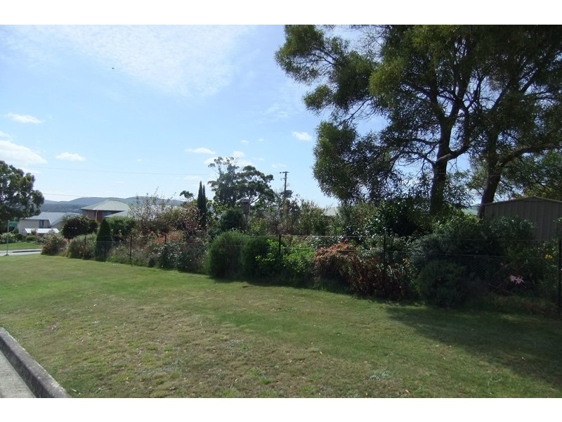 2 Adley Court, Beauty Point TAS 7270
