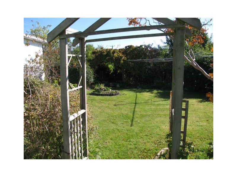 6 Bernard Street, Beaconsfield TAS 7270