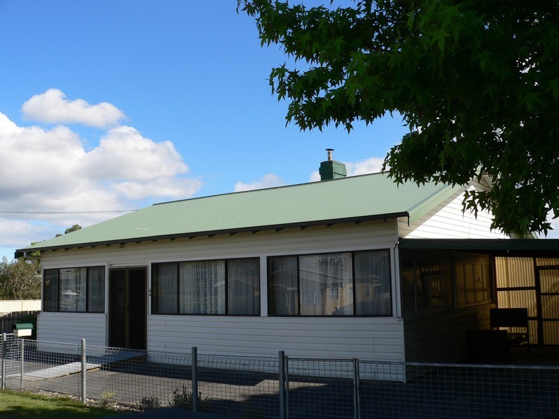 244 Flinders Street, Beauty Point TAS 7270