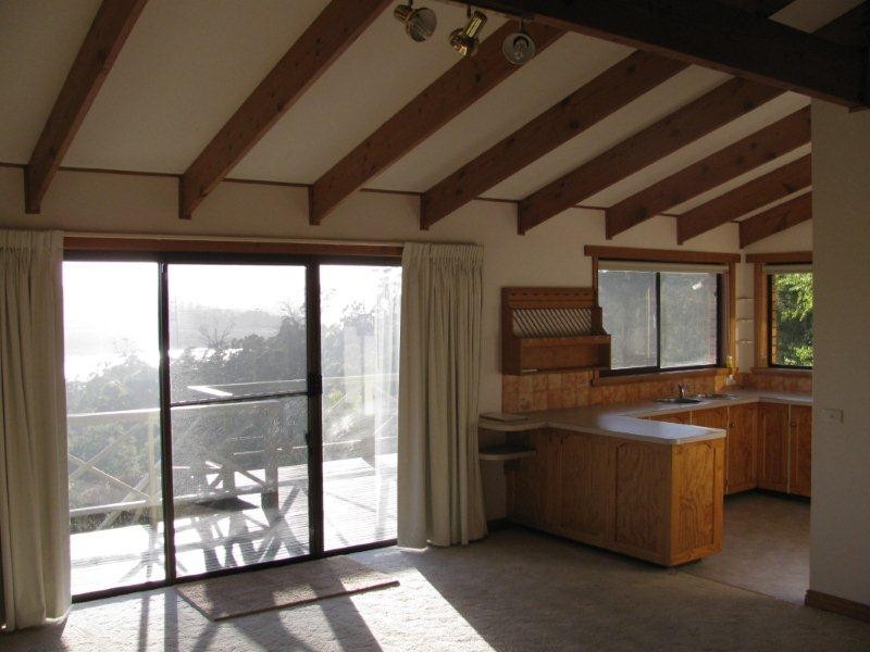 10 Lanena Cresent, Lanena TAS 7275