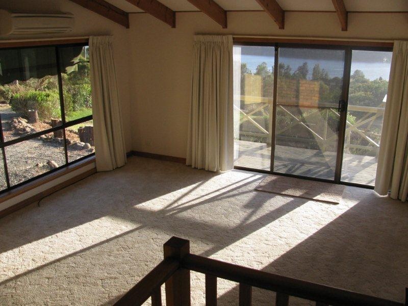 10 Lanena Cresent, Lanena TAS 7275