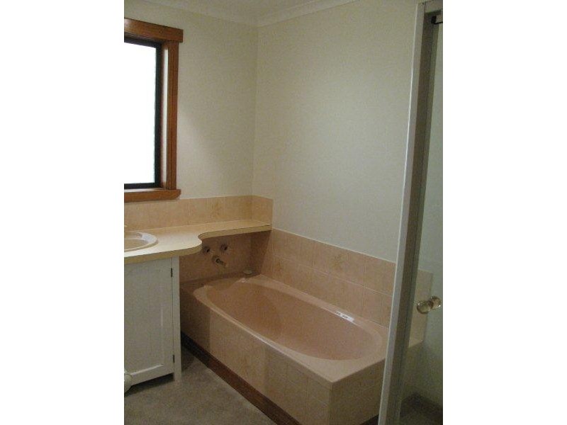 10 Lanena Cresent, Lanena TAS 7275