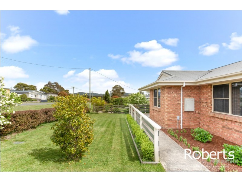 10 Ernest Street, Beauty Point TAS 7270