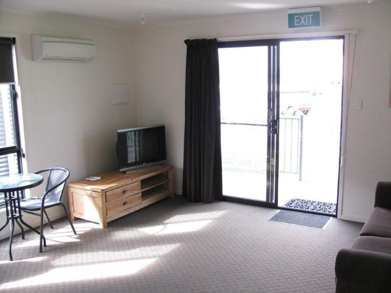 3/2 Shaw Street, Beaconsfield TAS 7270