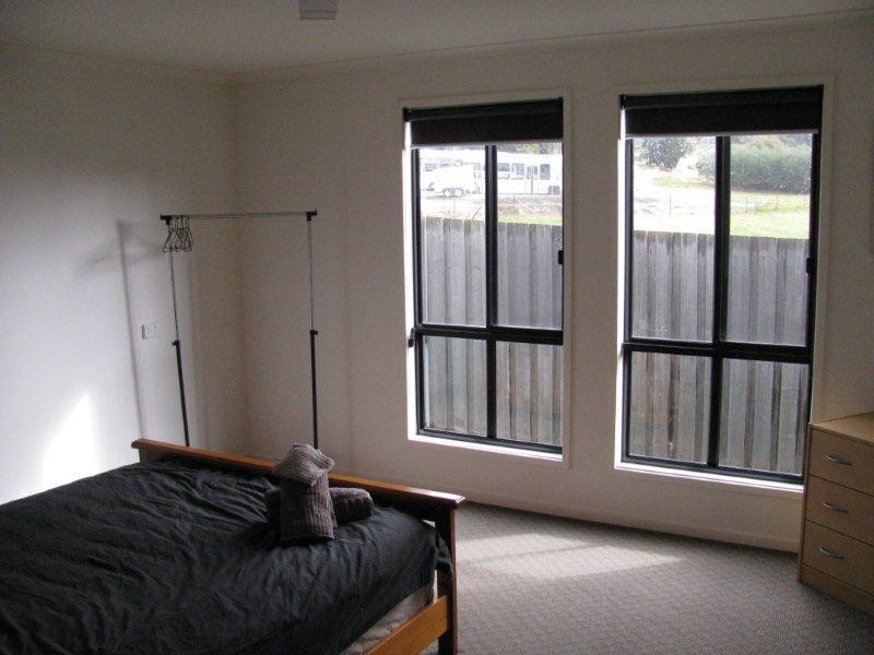 4/2 Shaw Street, Beaconsfield TAS 7270