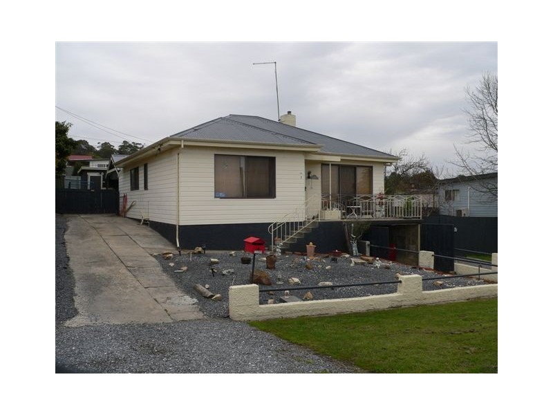 7 Ernest Street, Beauty Point TAS 7270