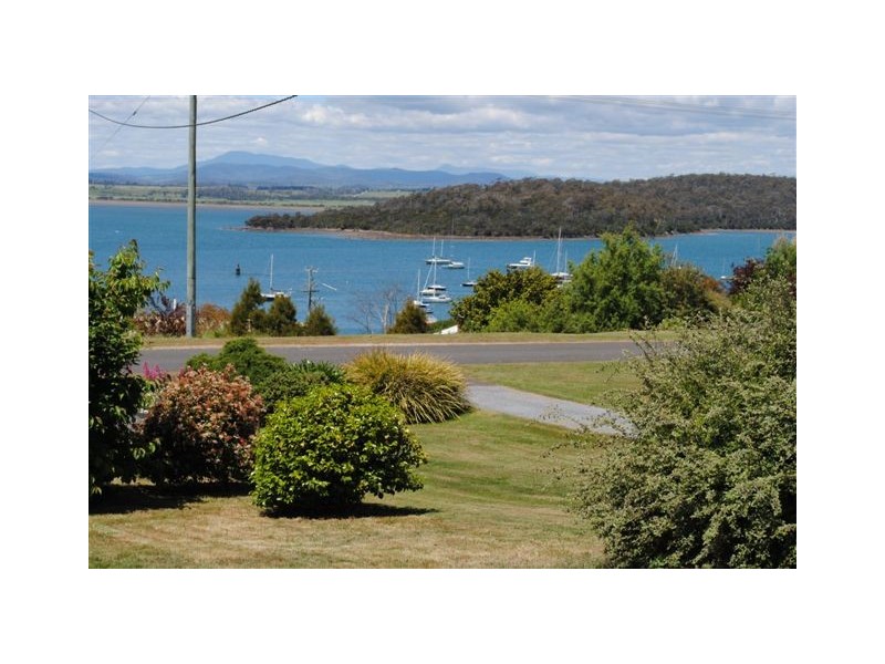 91 Robert Street, Beauty Point TAS 7270