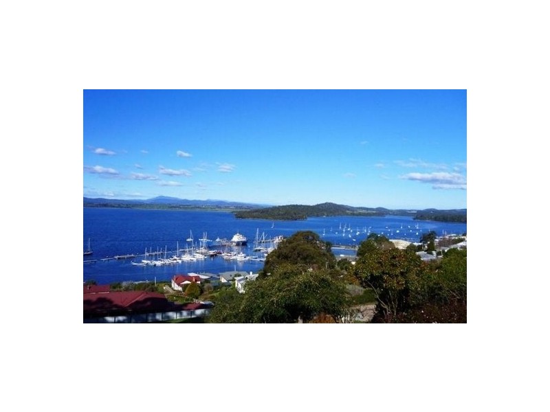 26 Flinders Street, Beauty Point TAS 7270