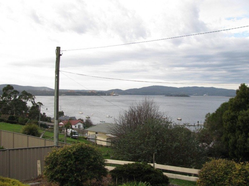 9 Clarke Street, Beauty Point TAS 7270