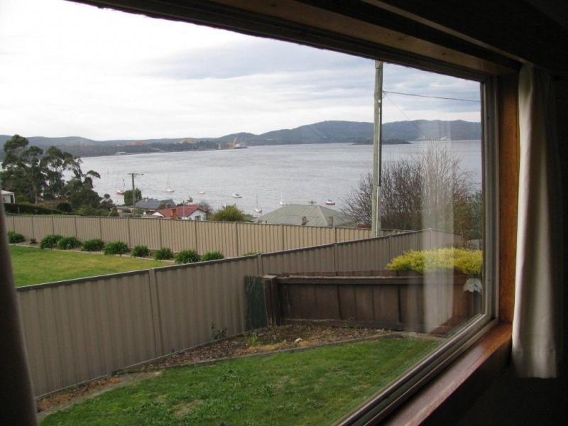 9 Clarke Street, Beauty Point TAS 7270