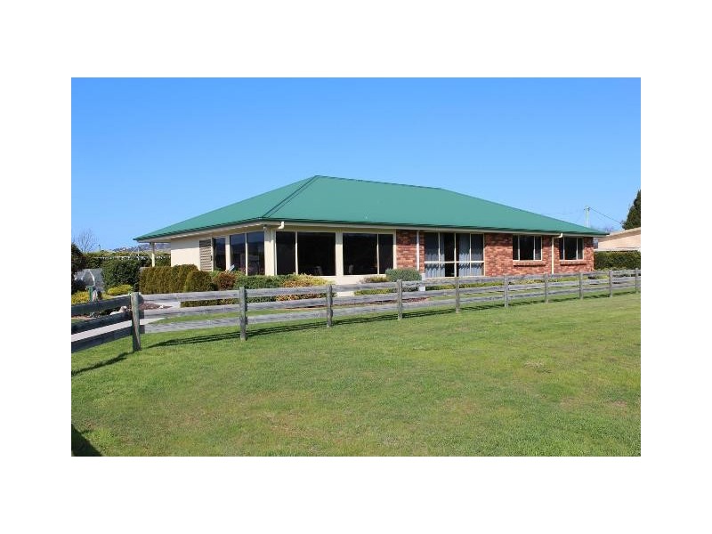 10 Chaplins Lane, Gravelly Beach TAS 7276