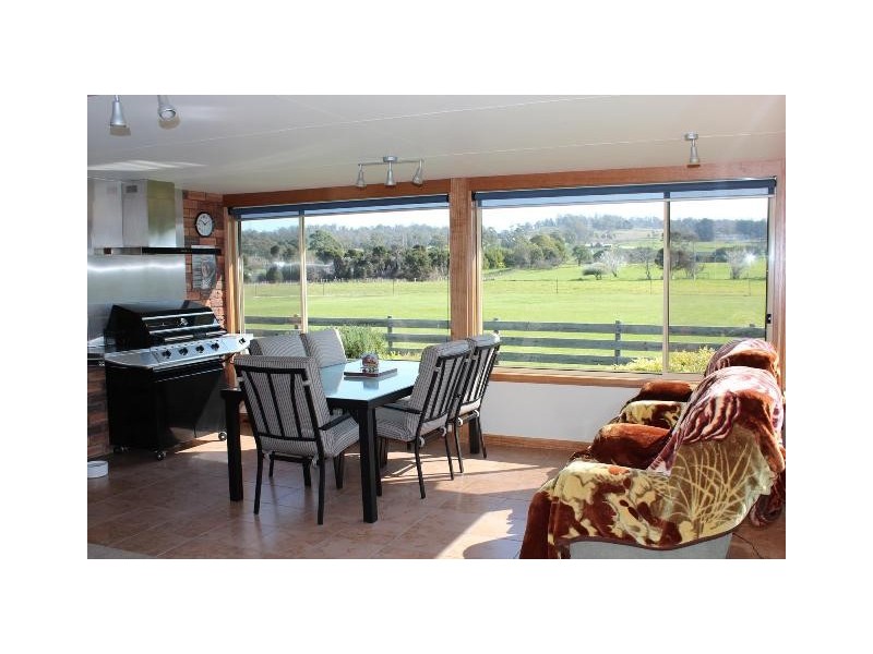 10 Chaplins Lane, Gravelly Beach TAS 7276