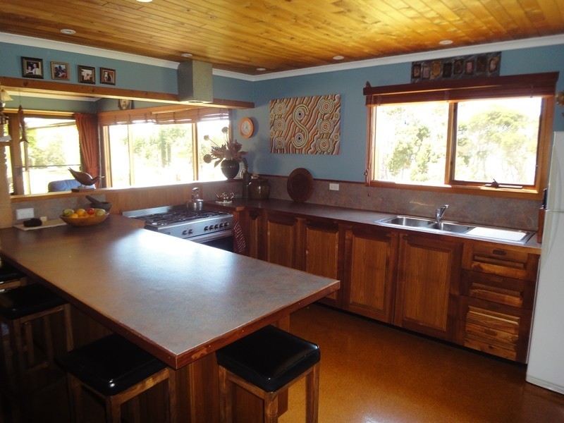 8 Flinders Street, Beauty Point TAS 7270