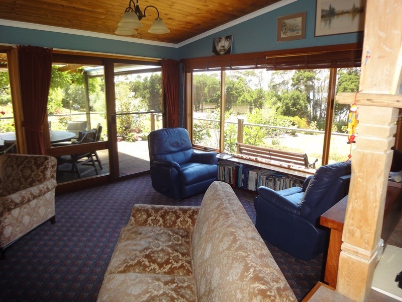 8 Flinders Street, Beauty Point TAS 7270