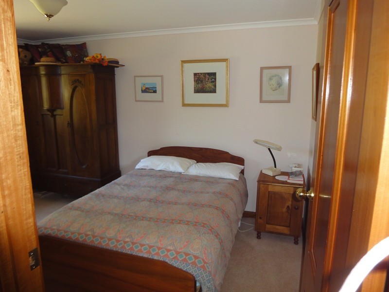 8 Flinders Street, Beauty Point TAS 7270