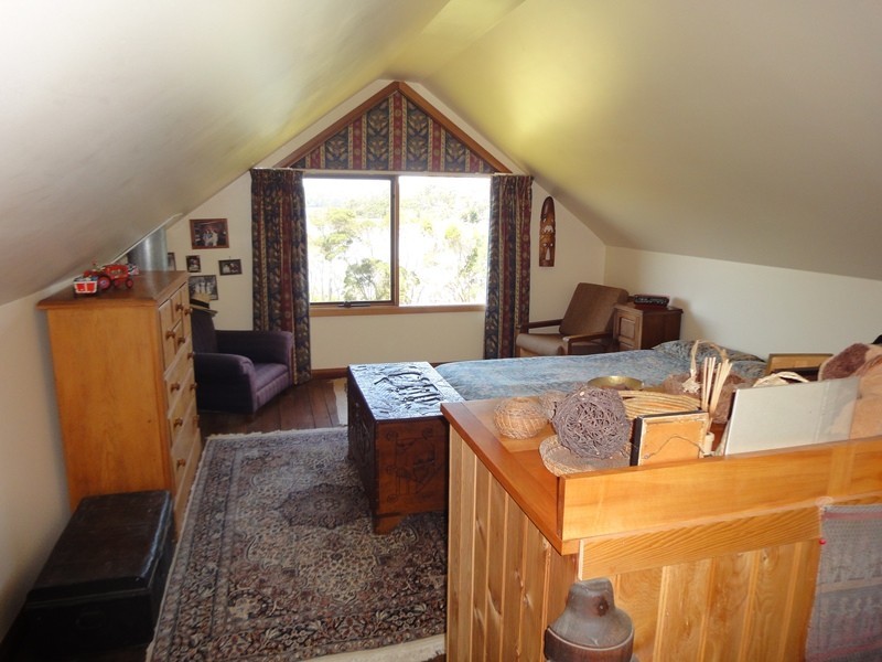 8 Flinders Street, Beauty Point TAS 7270