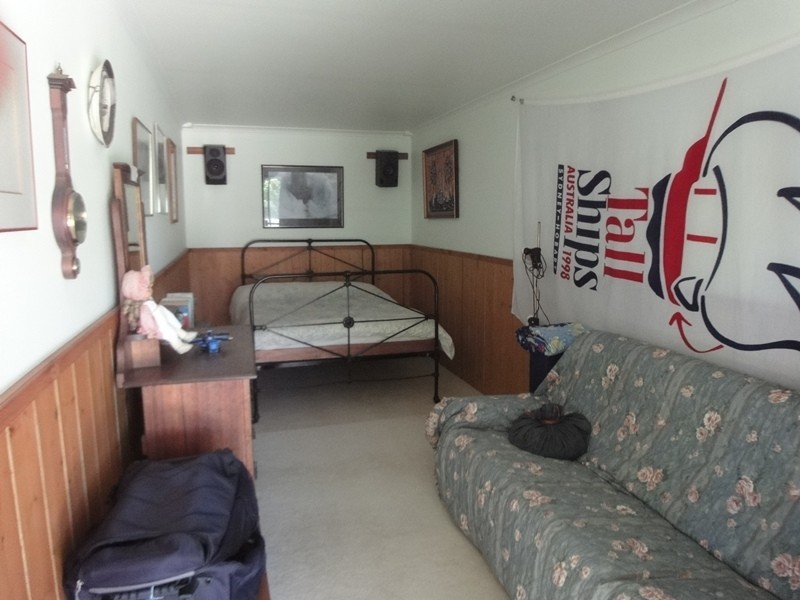 8 Flinders Street, Beauty Point TAS 7270